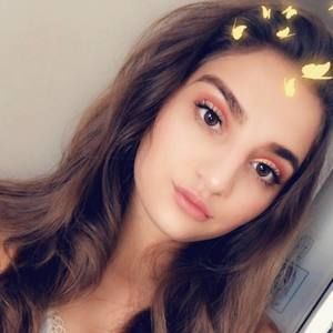 Meet your Posher, Amaris